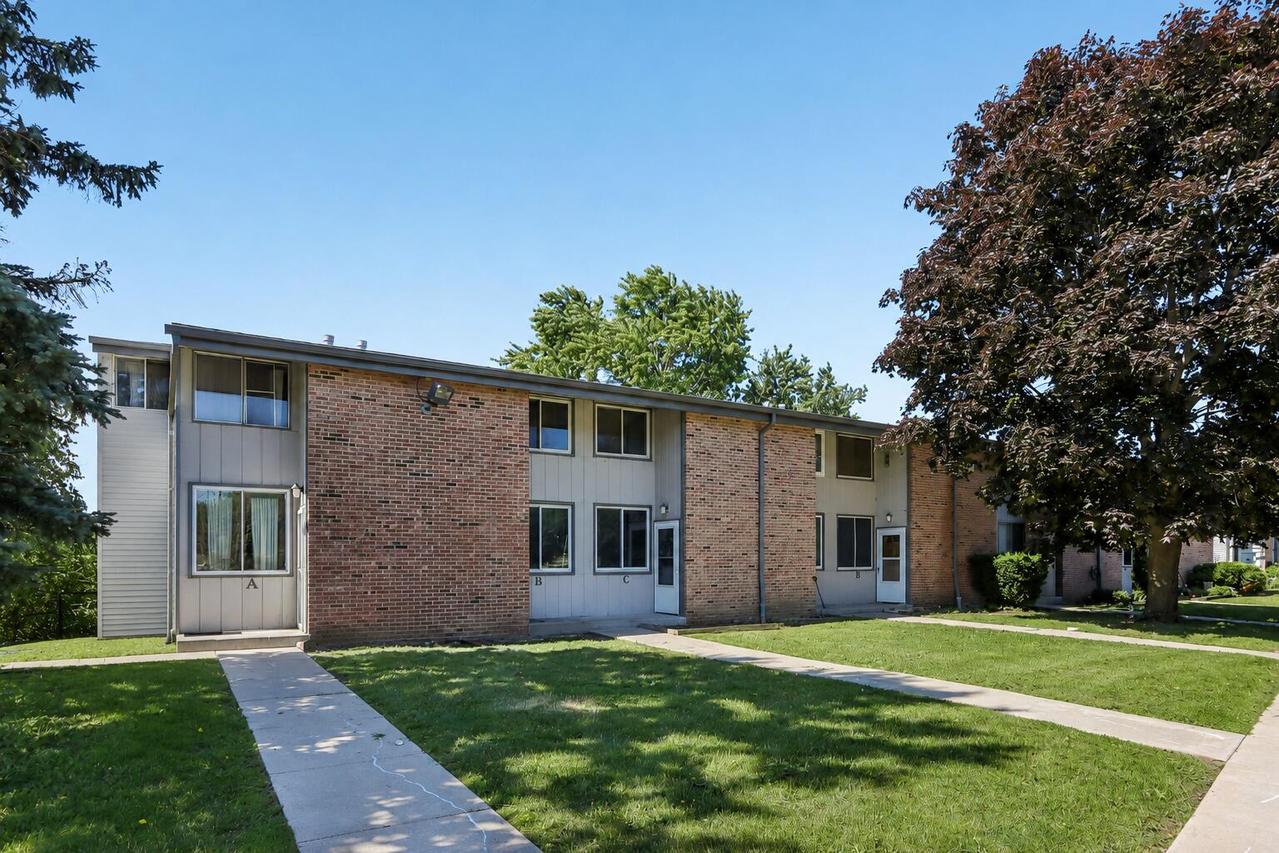 1444 W Big Bend #C, Waukesha, WI 53189