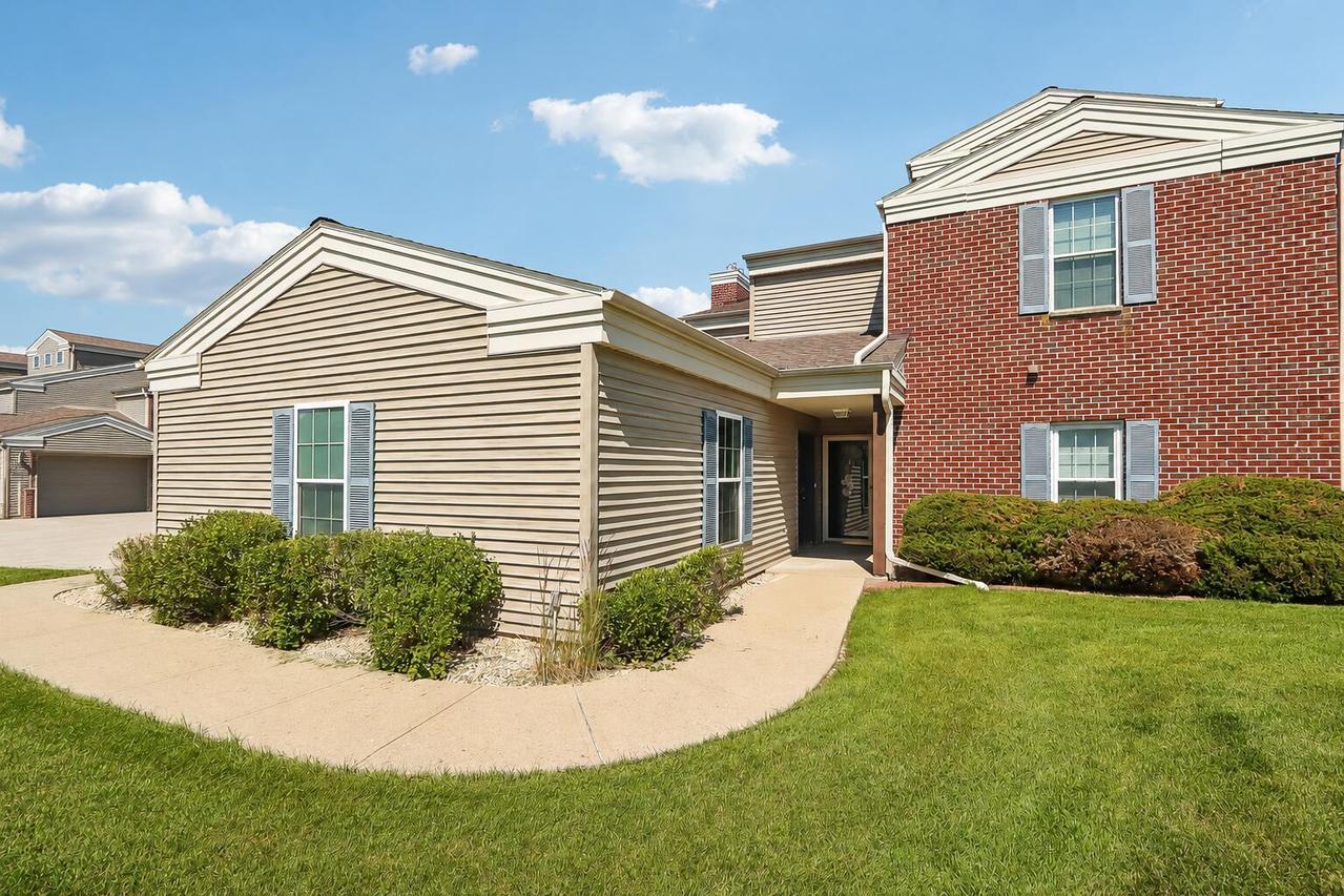N16W26539 Tall Reeds Ln #A, Pewaukee, WI 53072