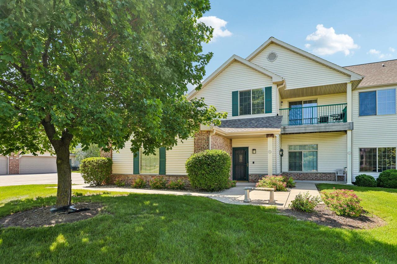 118 Pheasant Run #D, Johnson Creek, WI 53038