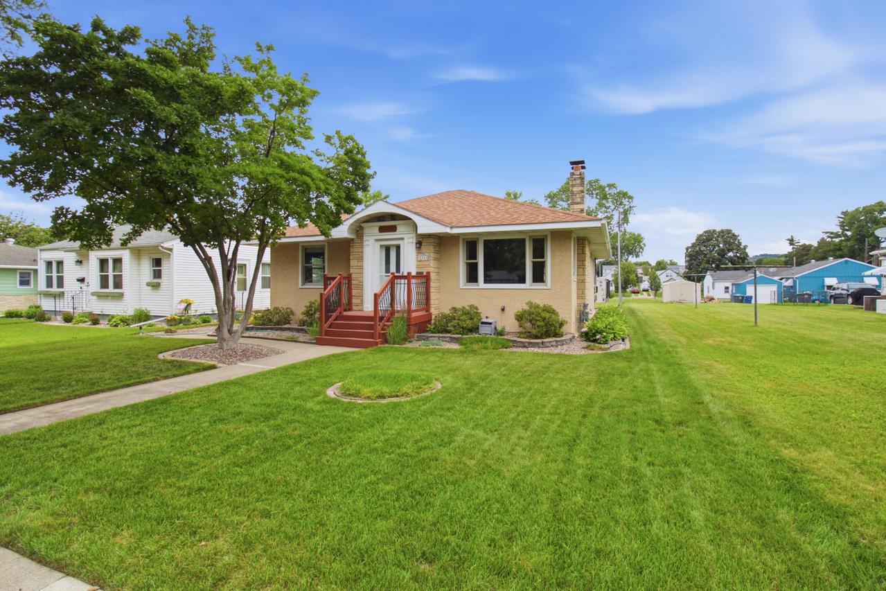 2321 Johnson St, La Crosse, WI 54601