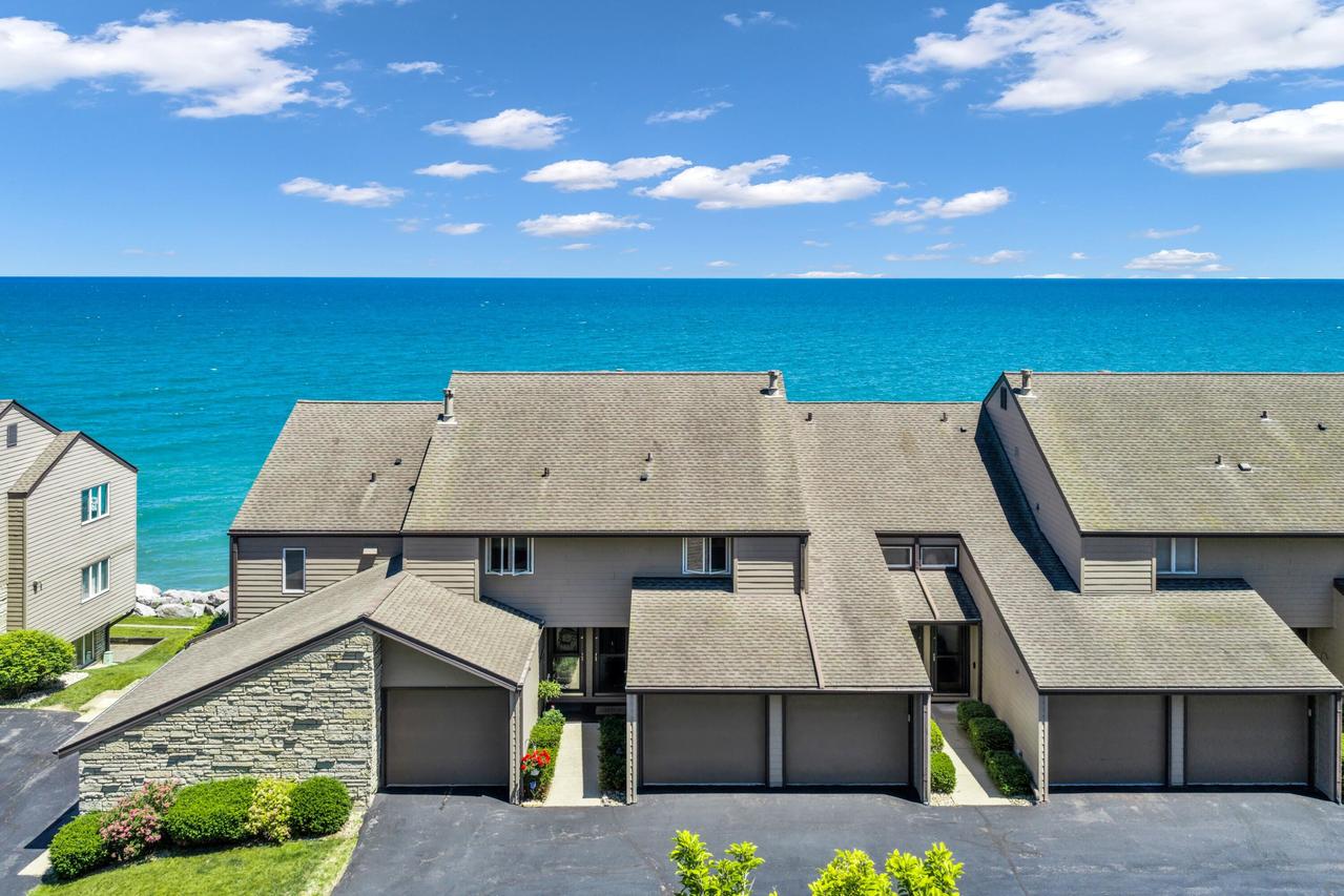 141 S Lakeshore Dr #C6, Somers, WI 53403