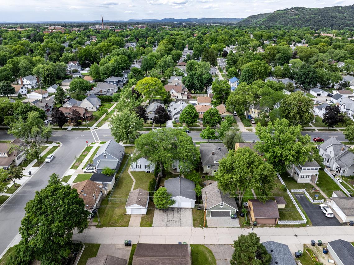 2110 Market St, La Crosse, WI 54601