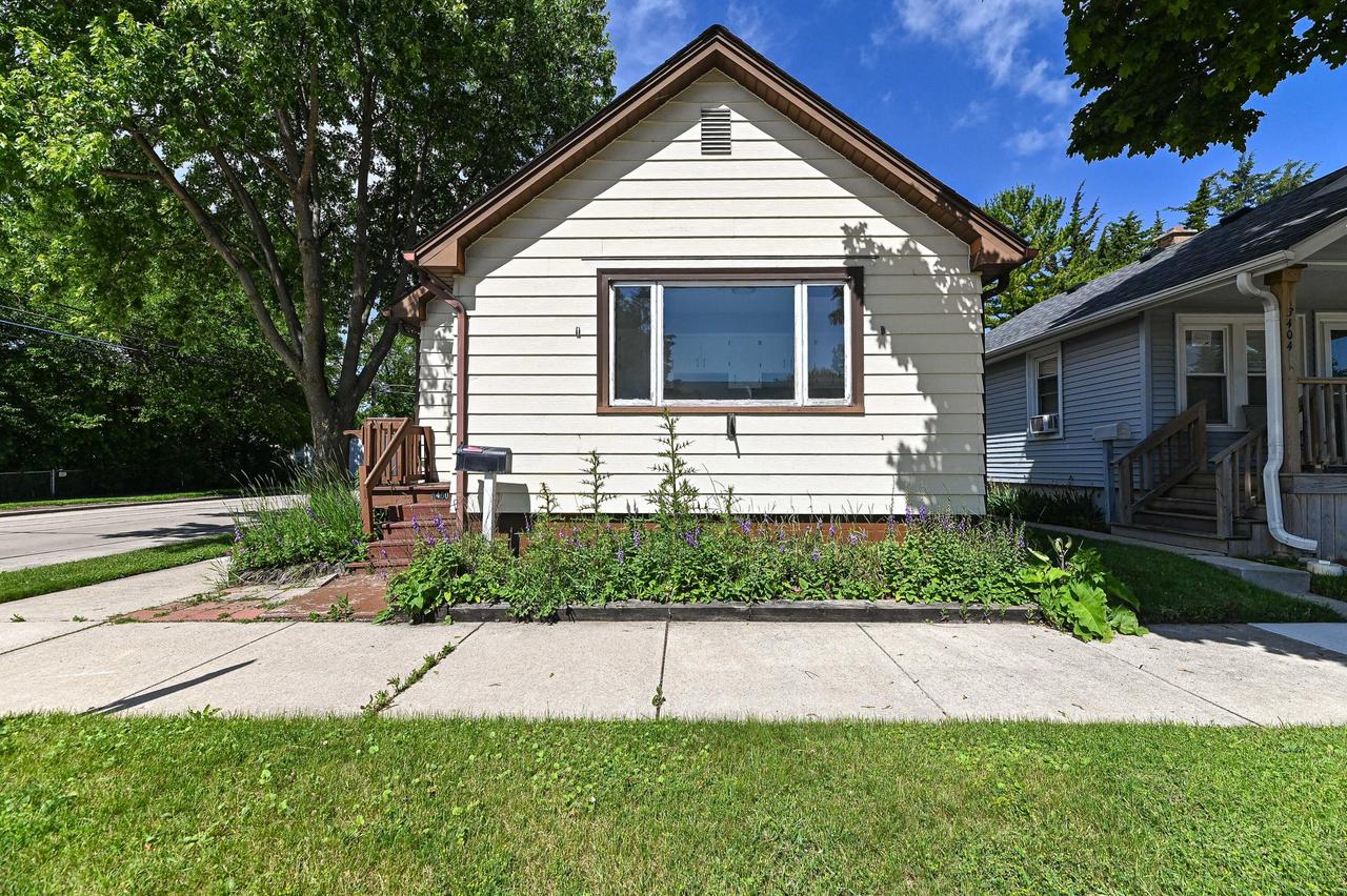 3400 S 8th Ave, Racine, WI 53402