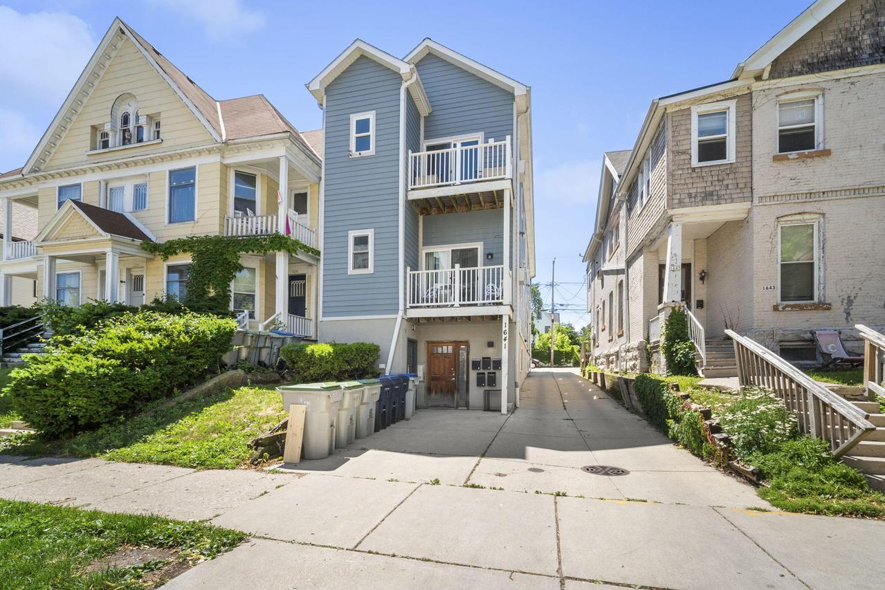 1641 N Franklin Pl #3, Milwaukee, WI 53202