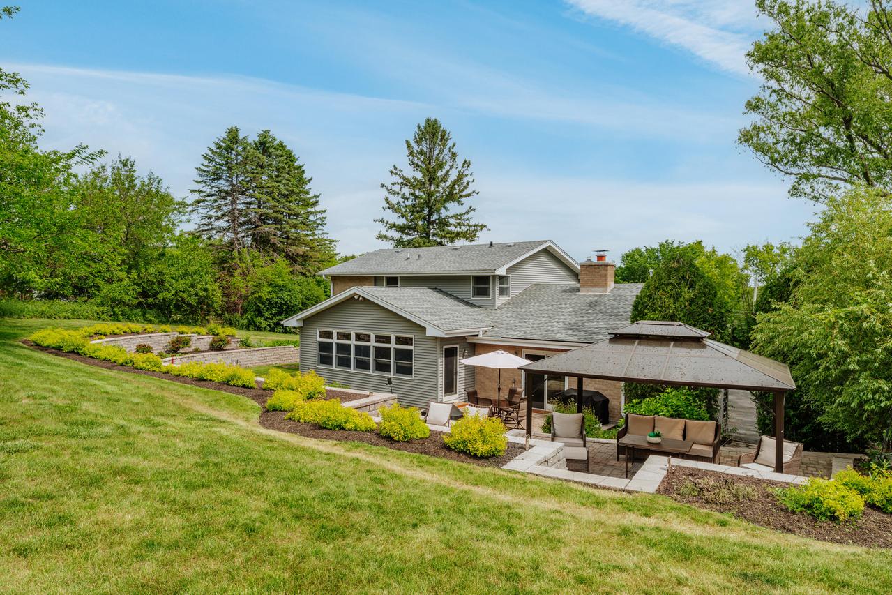N10W28431 Northview Rd, Delafield, WI 53188