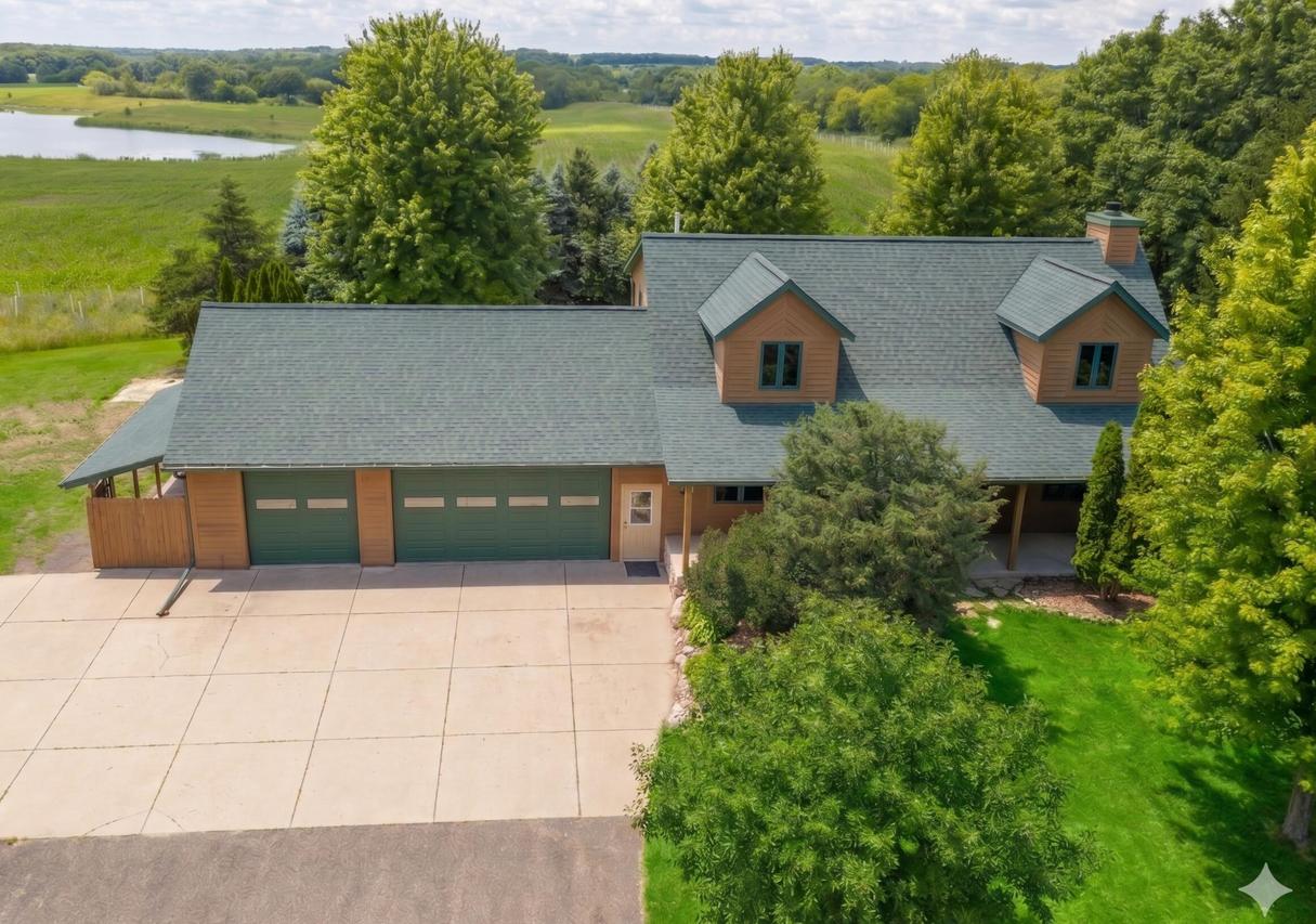 7724 Northwest Hwy, Waterford, WI 53149