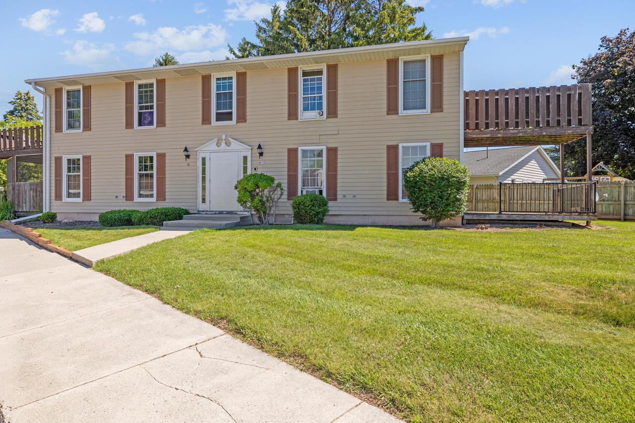 3917 Country Pl #A, Sheboygan, WI 53081