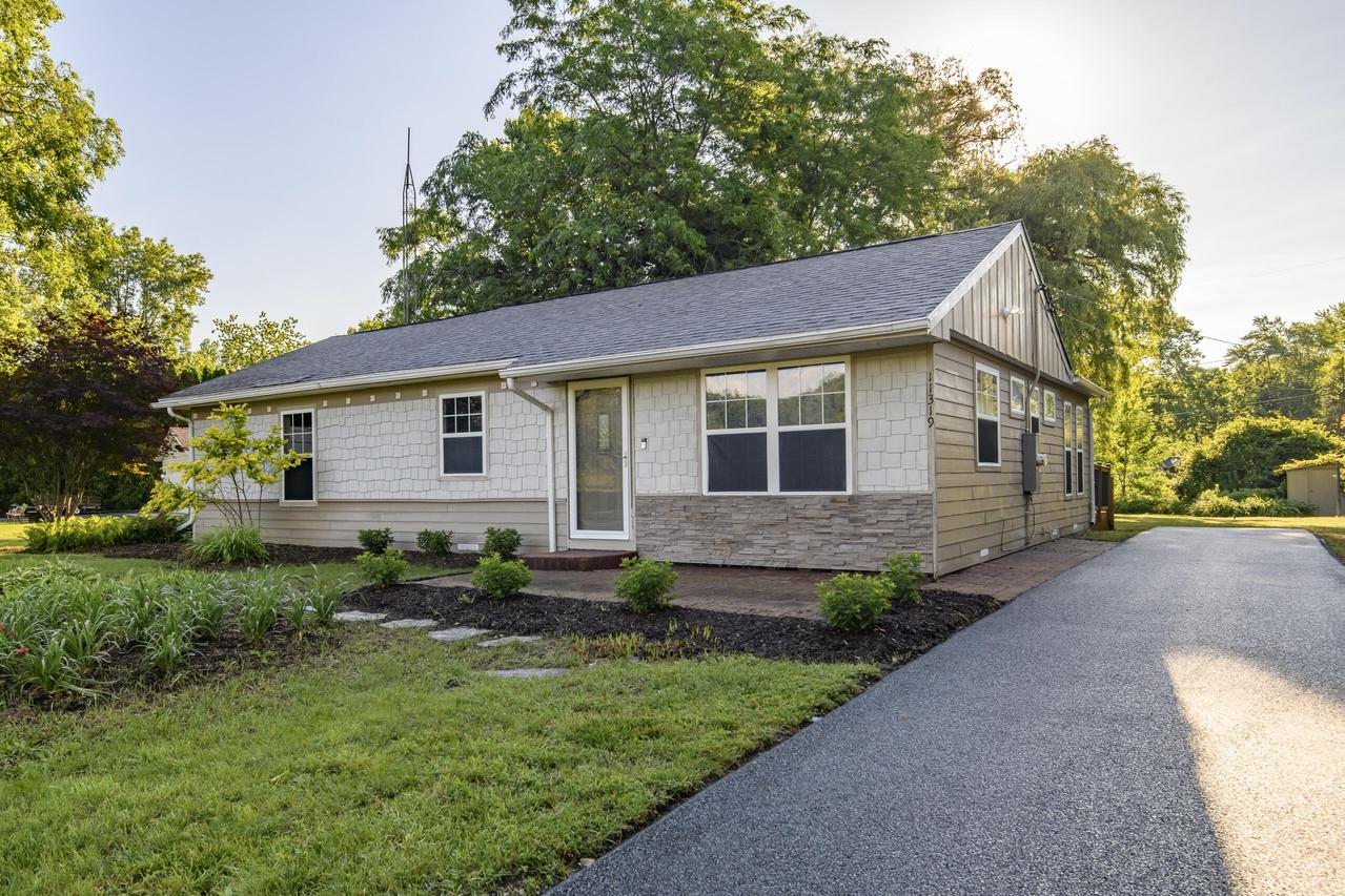 11319 3rd Ave, Pleasant Prairie, WI 53158