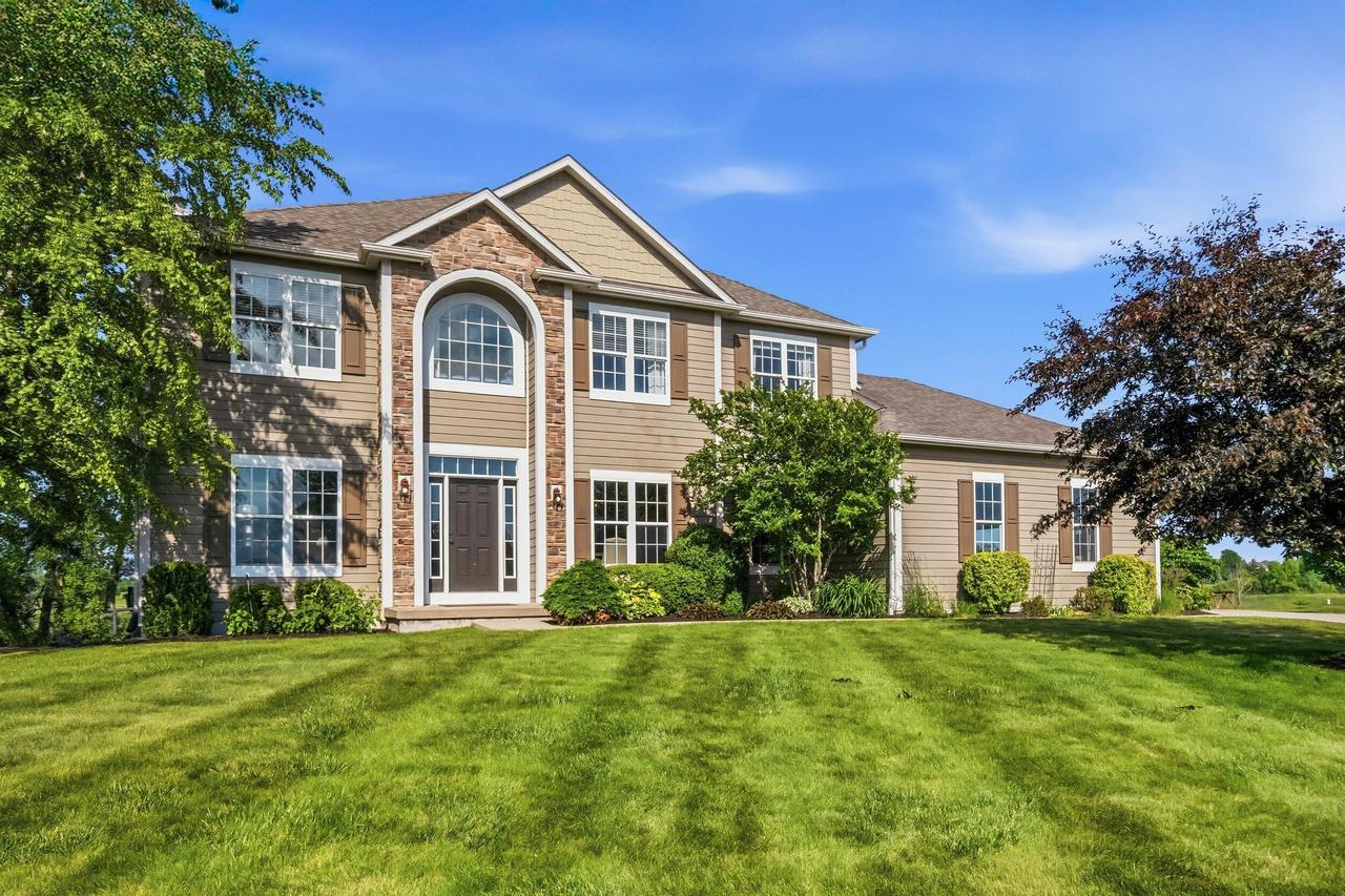 734 Wolf Creek, Grafton, WI 53024