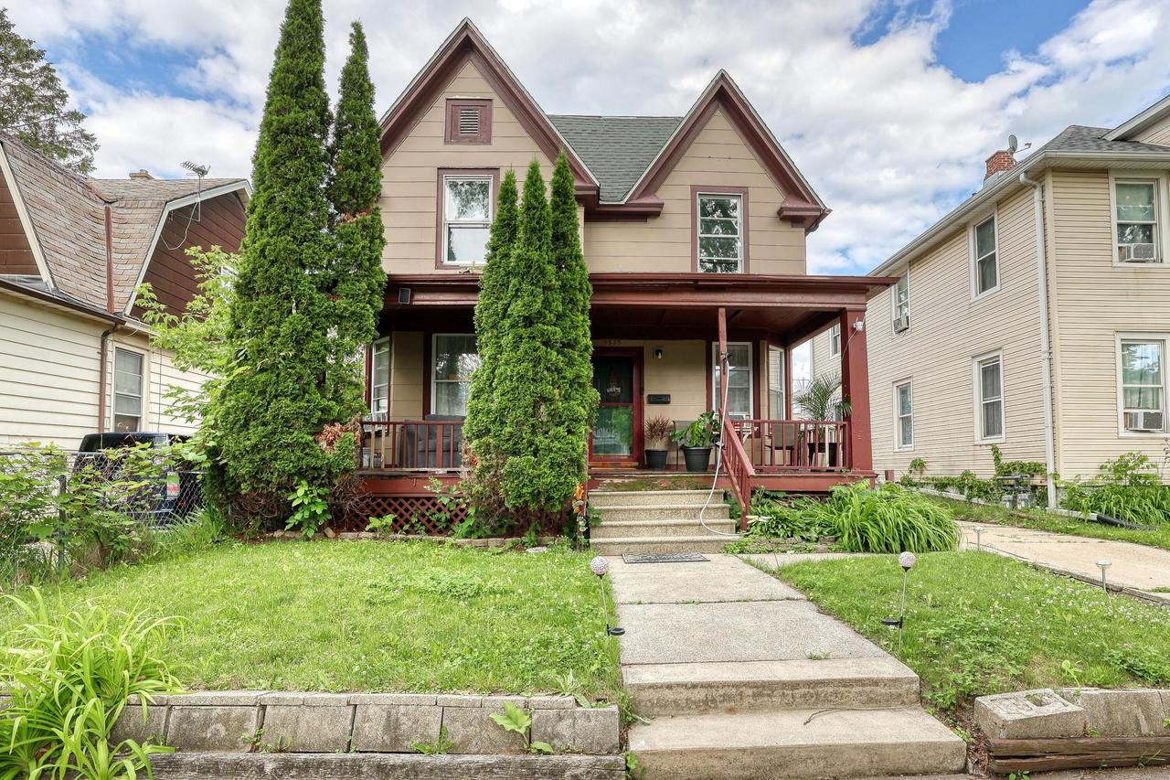1525 Owen Ave, Racine, WI 53403