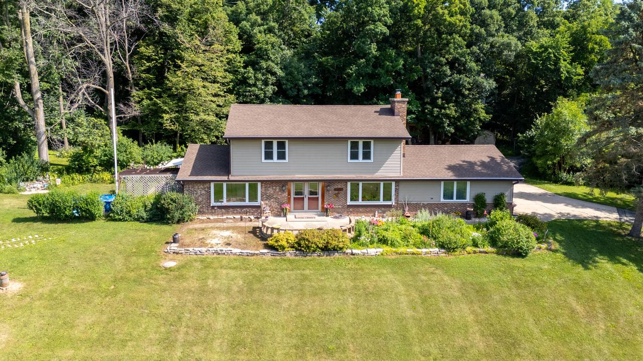 W250S4461 Center Rd, Waukesha, WI 53189