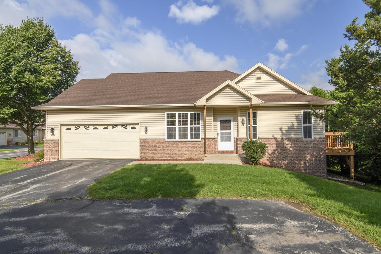 2812 E Somers Ct, Cudahy, WI 53110