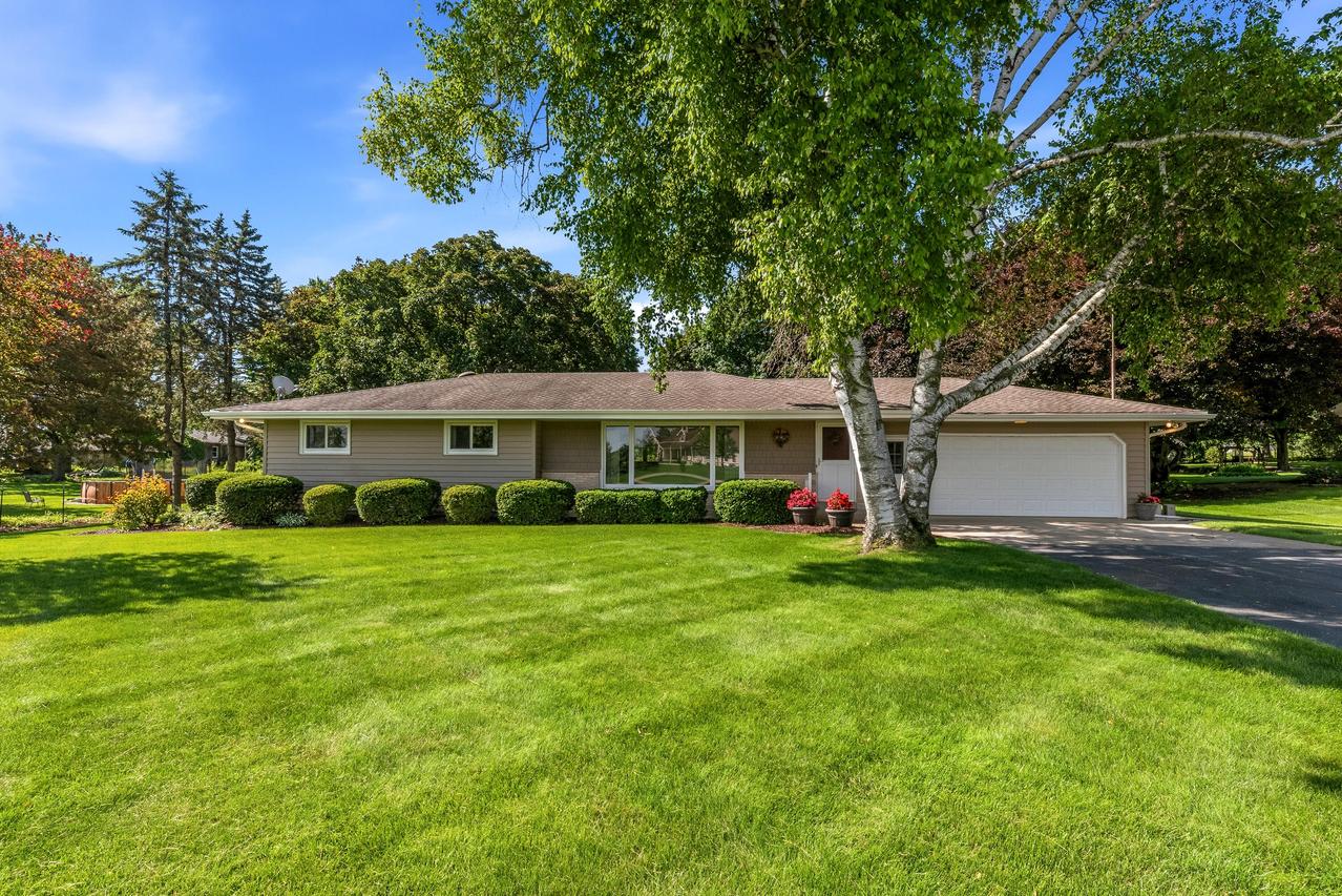 7631 W 5 Mile Rd, Raymond, WI 53126