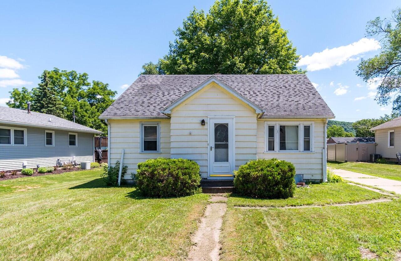 3321 26th St, La Crosse, WI 54601