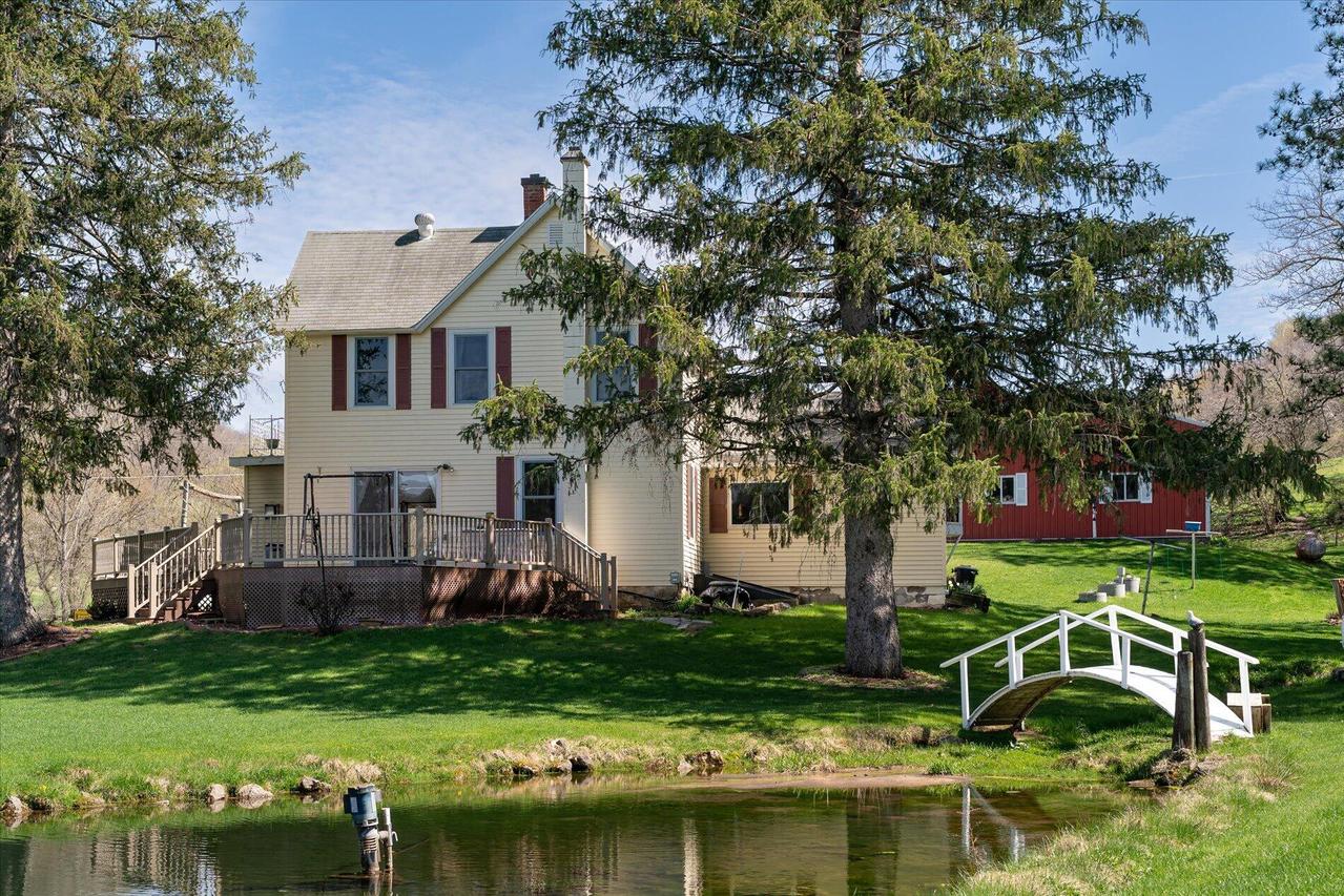 S921 Sveum Ridge, Coon, WI 54623