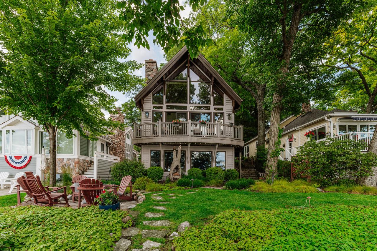 4 Dartmouth Rd, Williams Bay, WI 53191