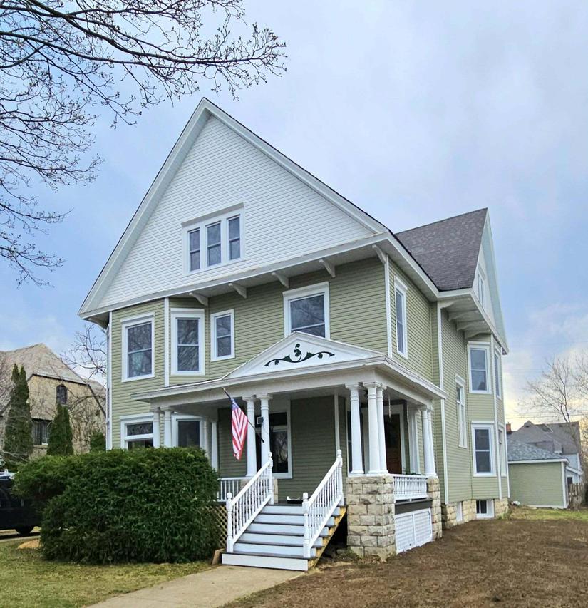 1720 College Ave, Racine, WI 53403