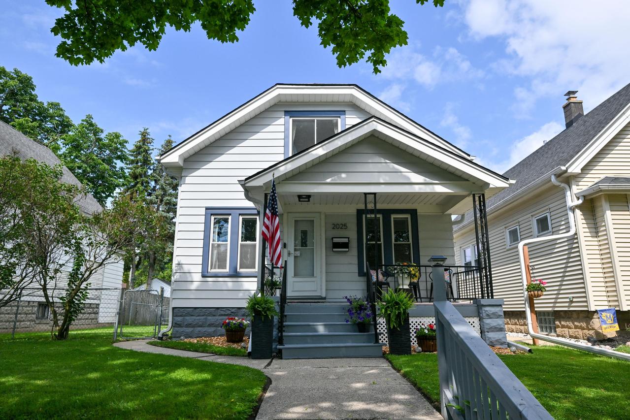 2025 S 71st St, West Allis, WI 53219