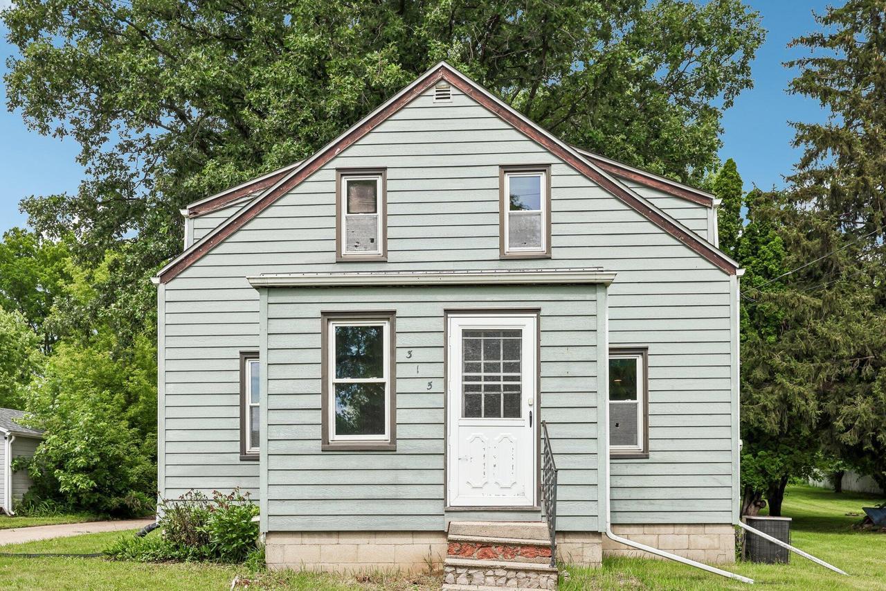 315 E Water St, Watertown, WI 53094
