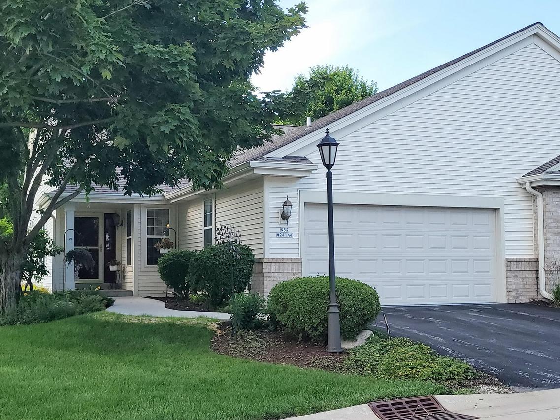 N57W24144 N Sycamore Cir, Sussex, WI 53089
