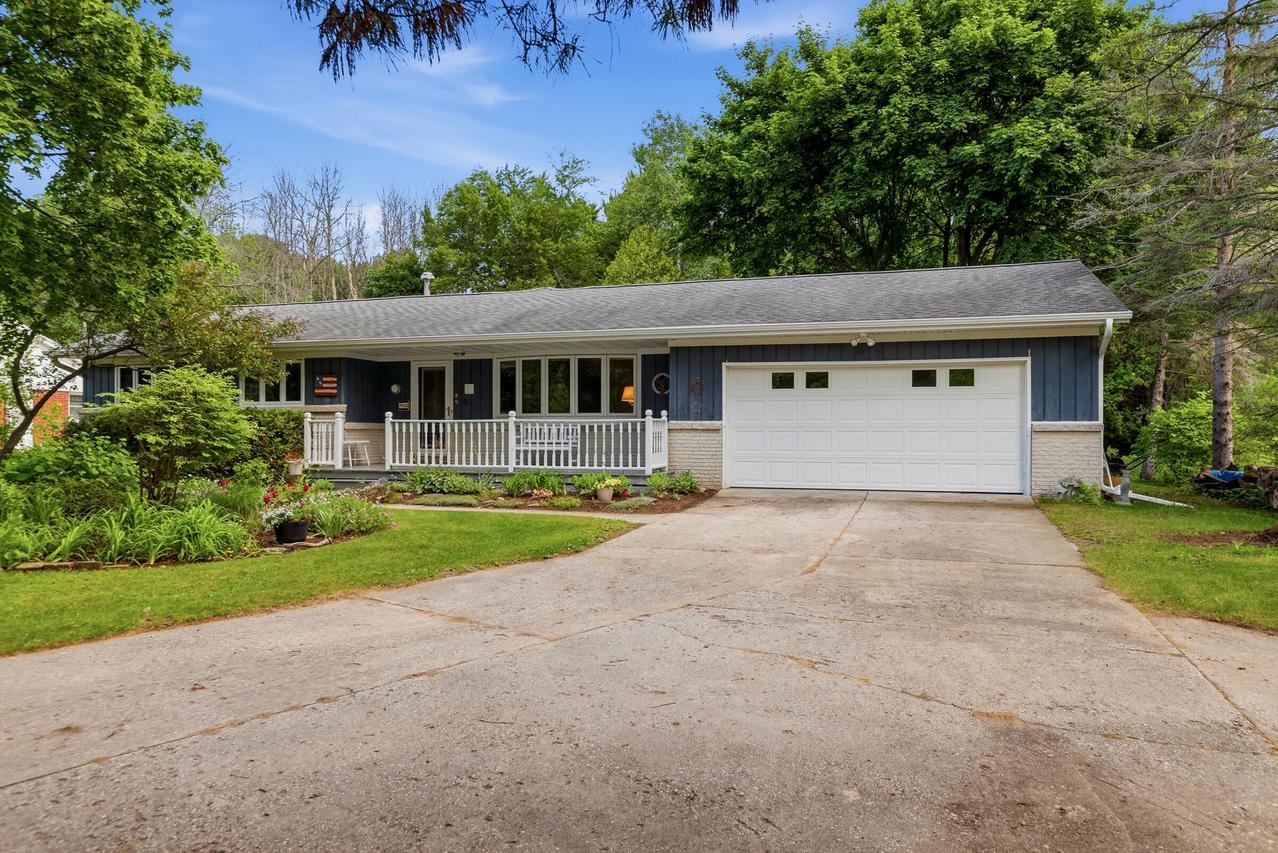 7423 Maple Ln, Two Rivers, WI 54241