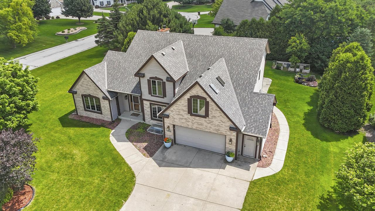 13600 W Eagle Trce, New Berlin, WI 53151