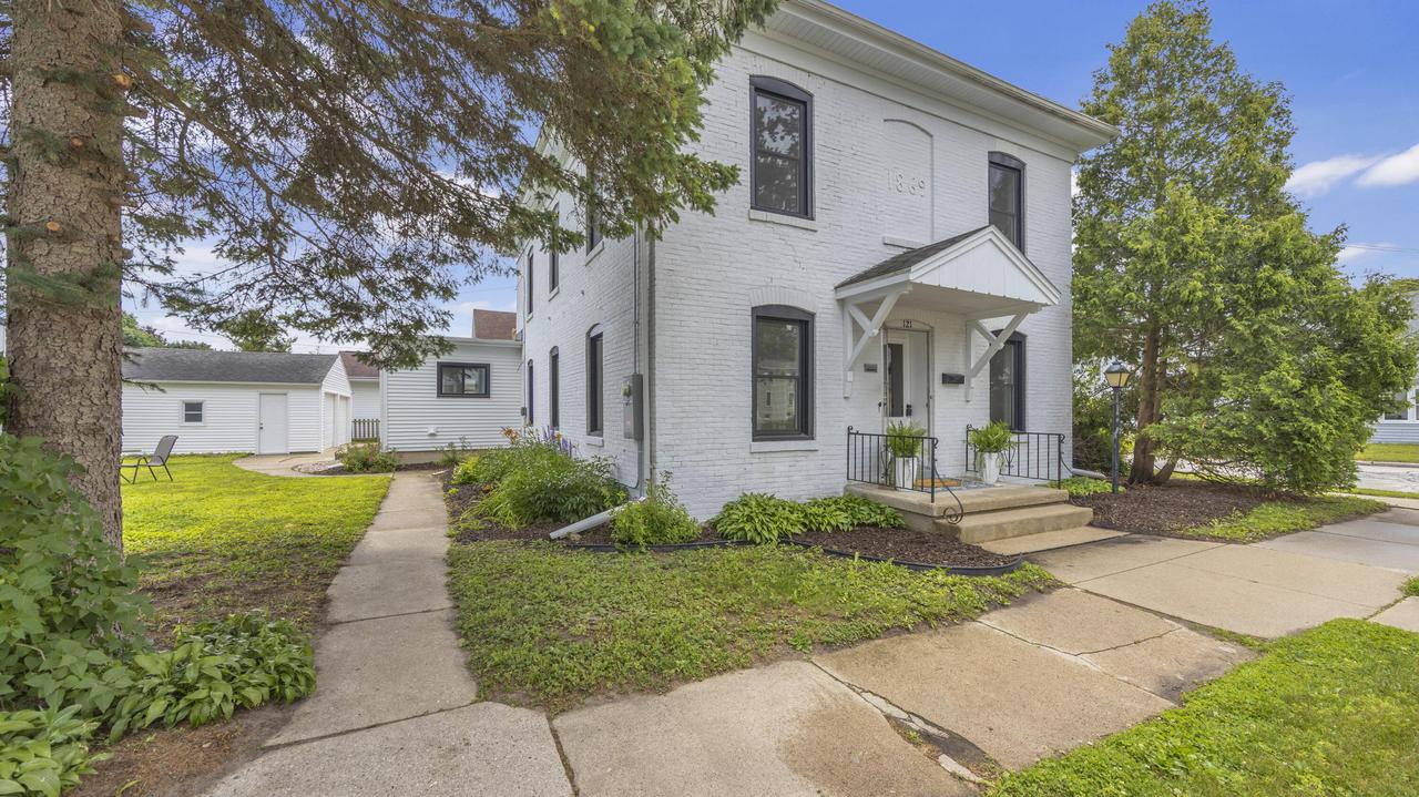 121 Cedar St, Sheboygan Falls, WI 53085