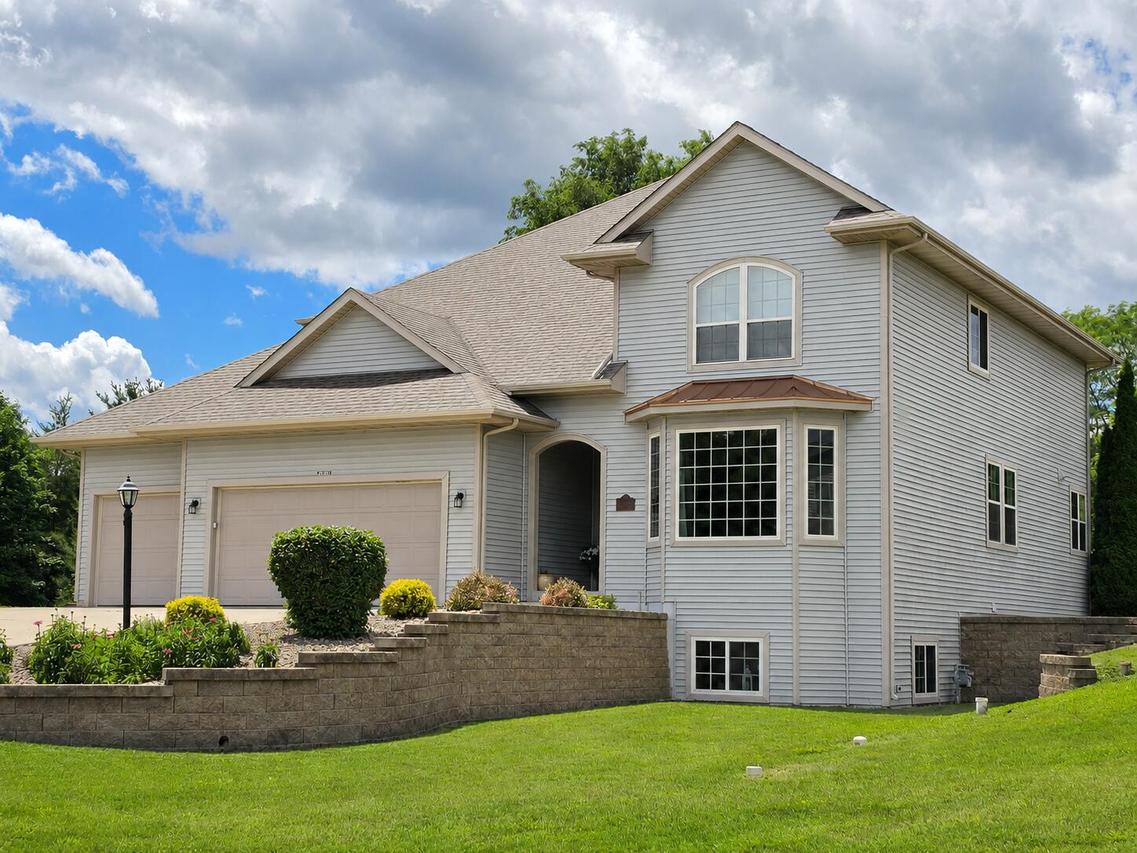 1615 N Fairview Ln, Koshkonong, WI 53538