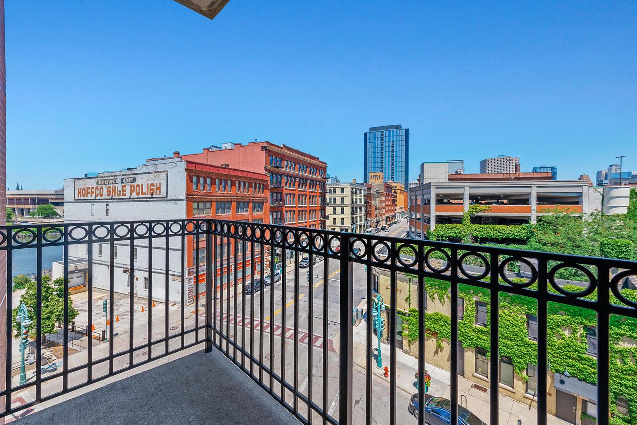 102 N Water St #501, Milwaukee, WI 53202