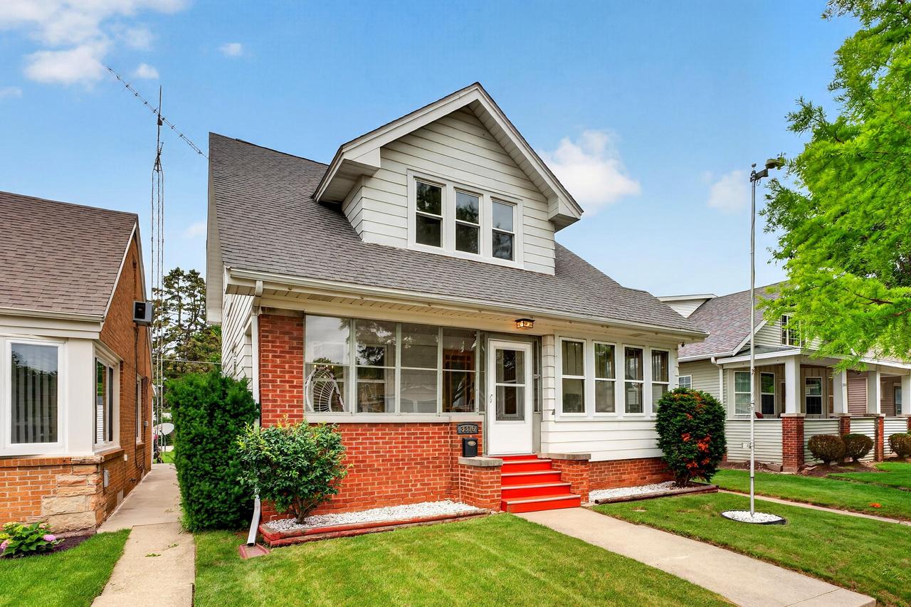3316 Wright Ave, Racine, WI 53405