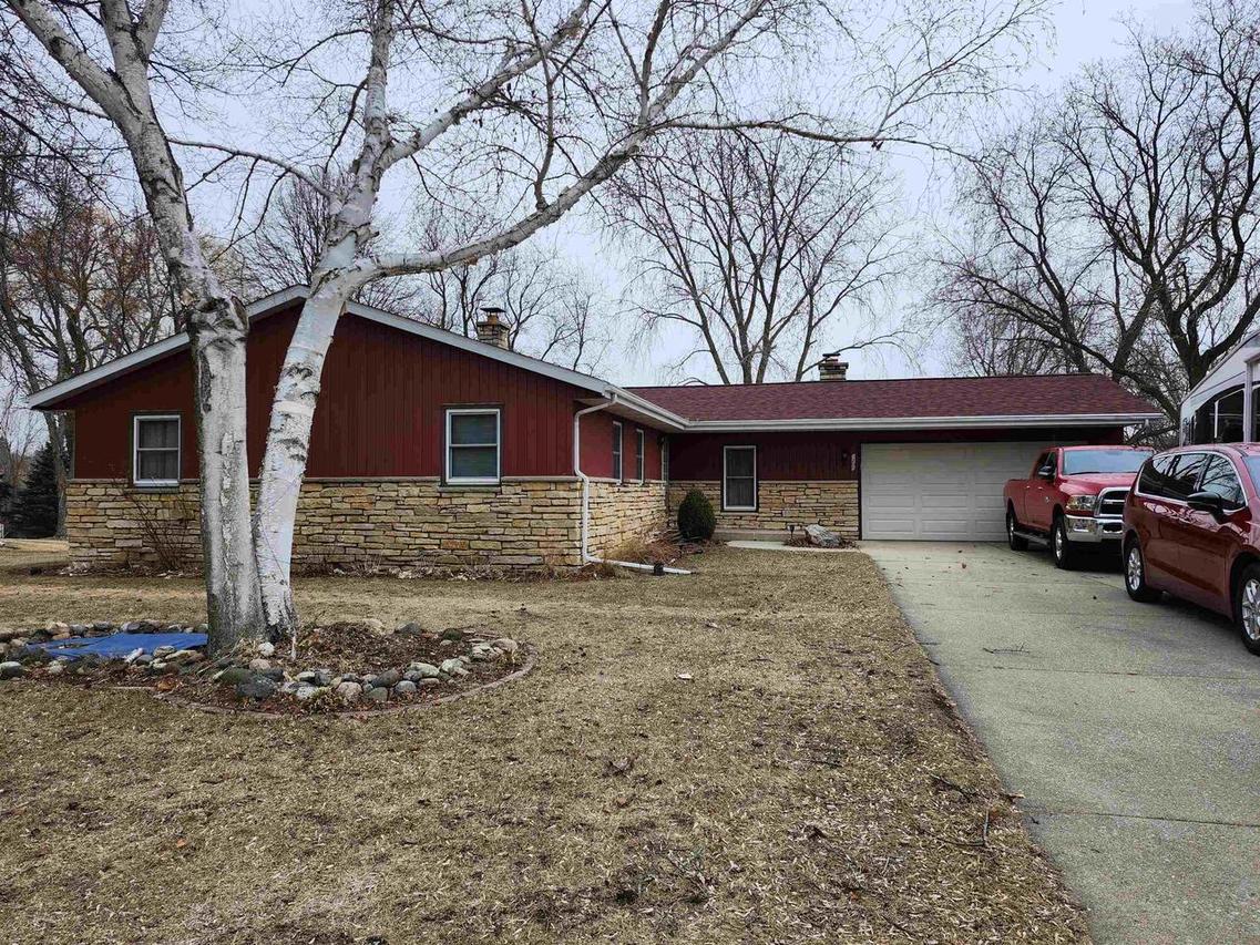 1205 Sand St, Watertown, WI 53098