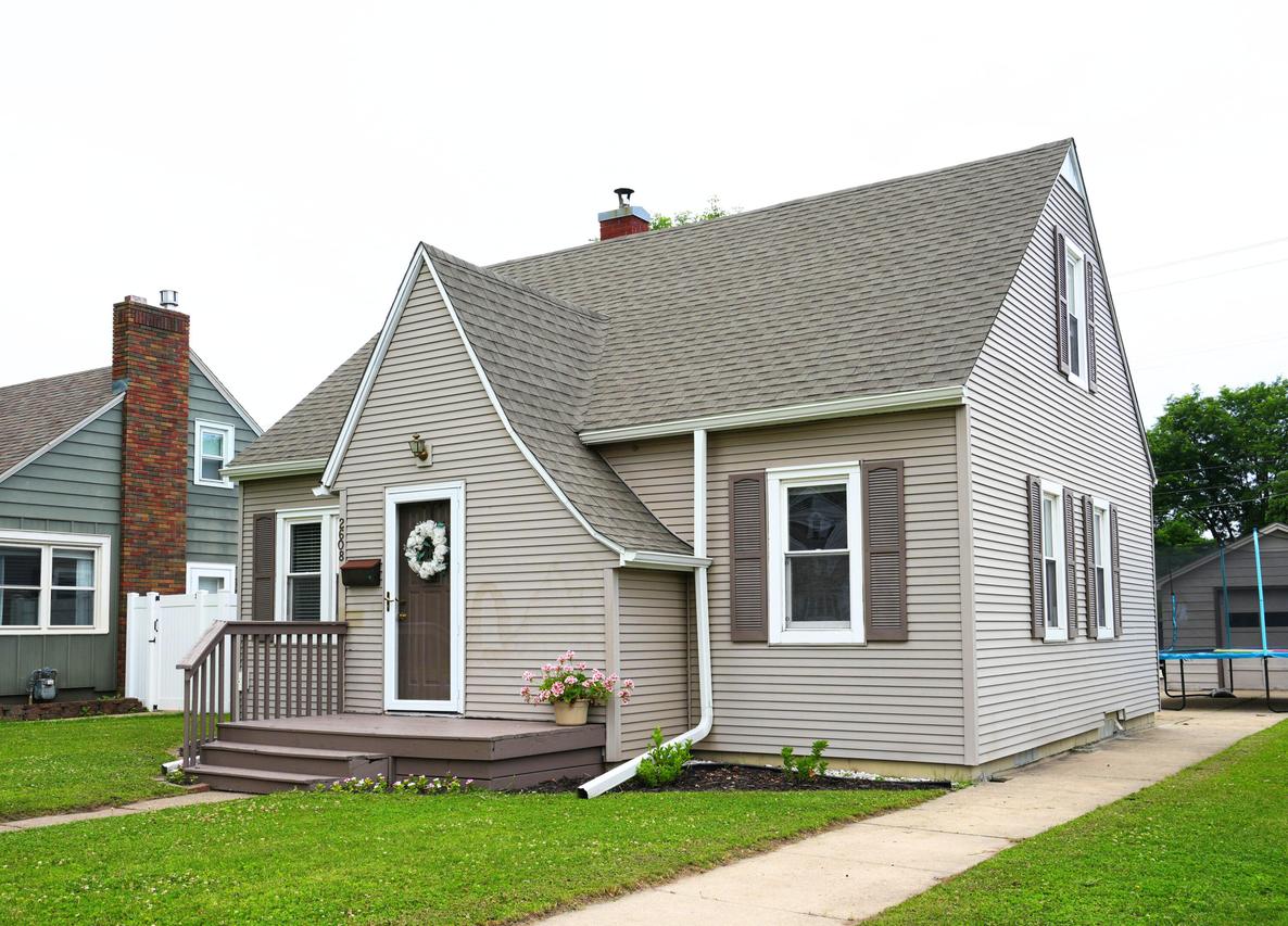 2608 S 26th St, La Crosse, WI 54601