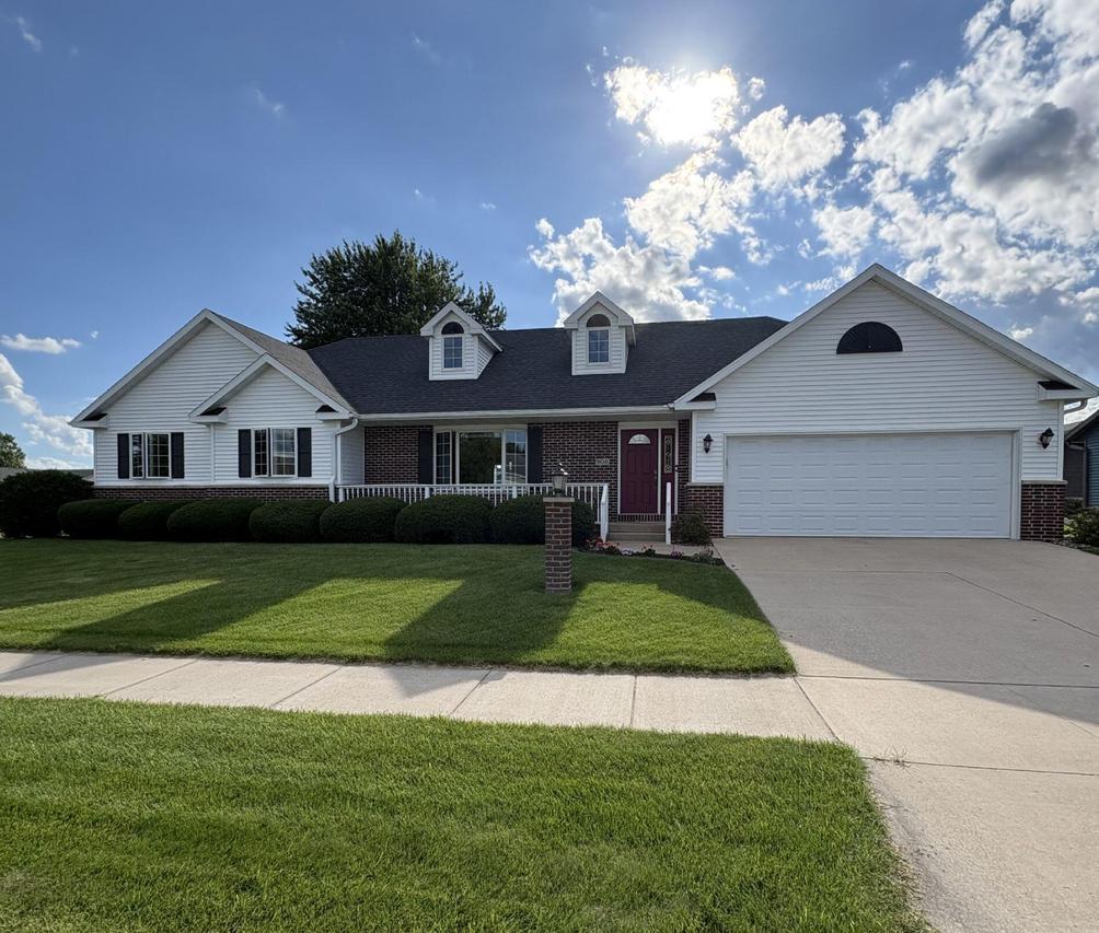 908 2nd Ave, Holmen, WI 54636