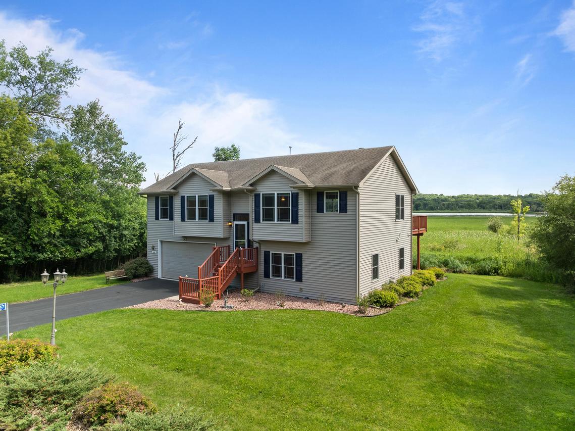 W3647 W Lakeview Dr, Geneva, WI 53147