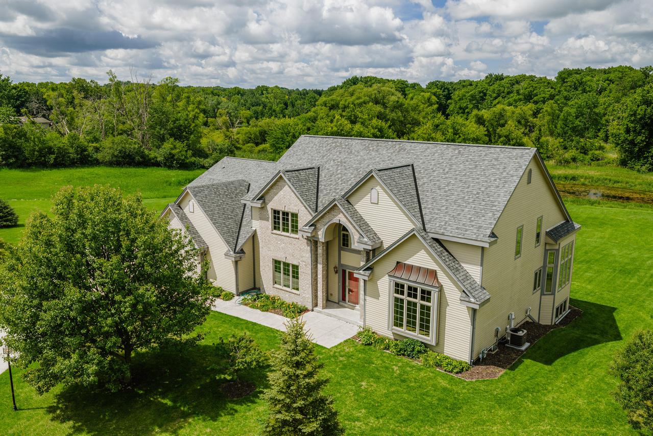 3976 Woodridge Ct, Richfield, WI 53017