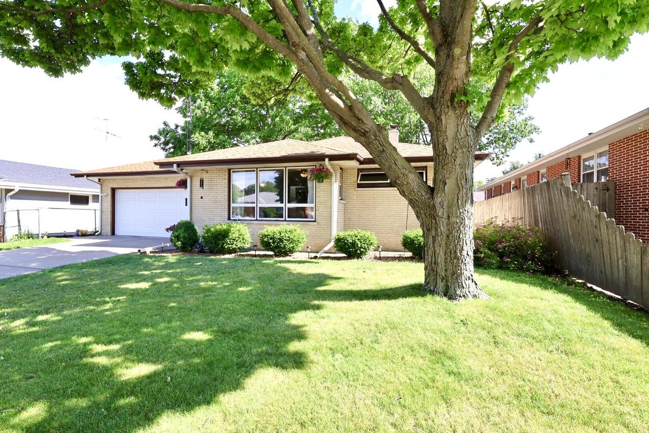4821 70th St, Kenosha, WI 53142