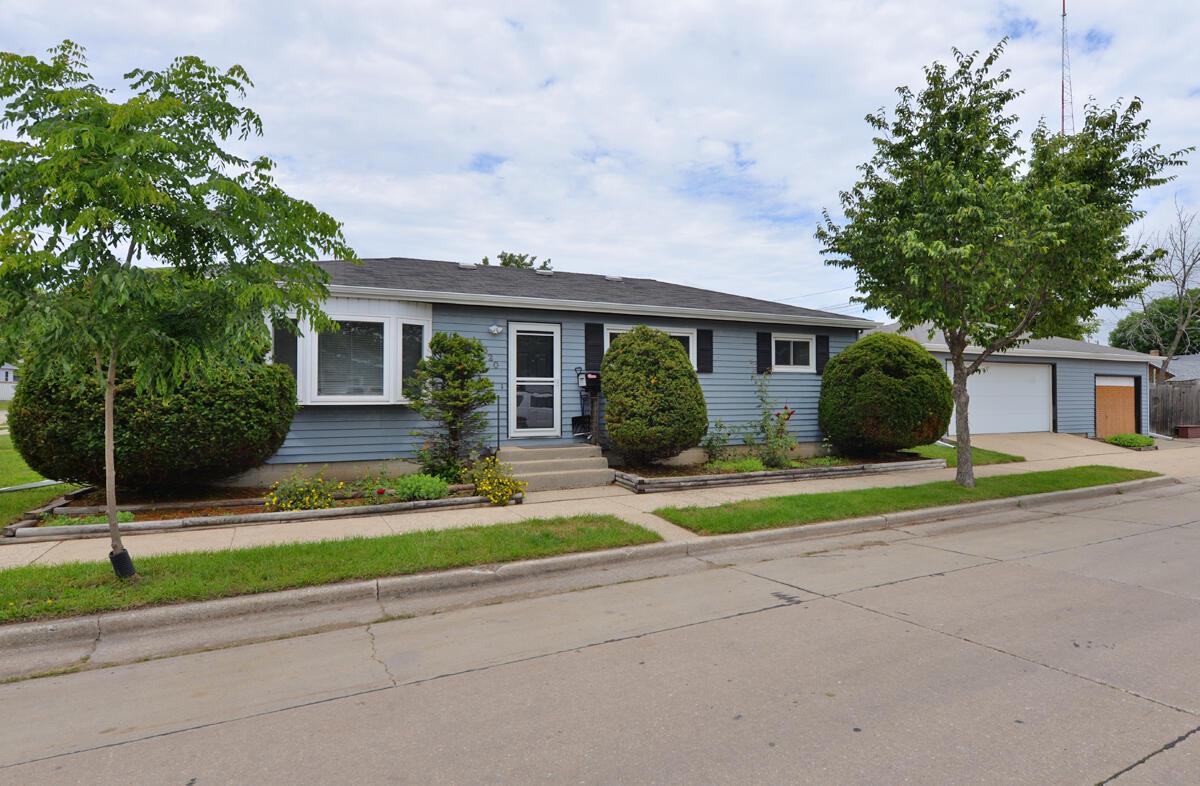4320 Byrd Ave, Racine, WI 53405