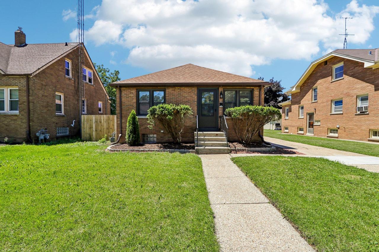 7540 26th Ave, Kenosha, WI 53143