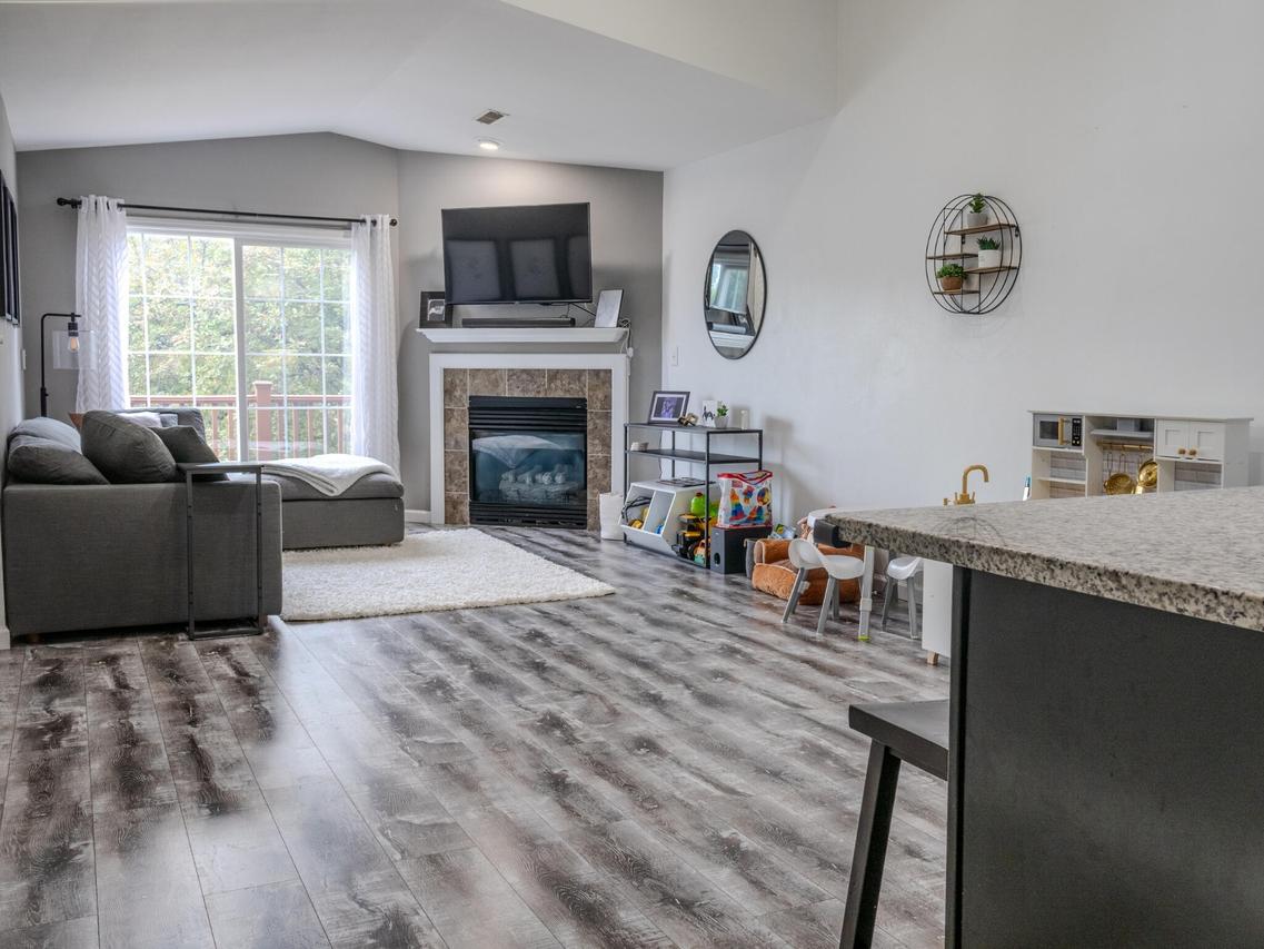 N17W26873 E Fieldhack Dr #G, Pewaukee, WI 53072