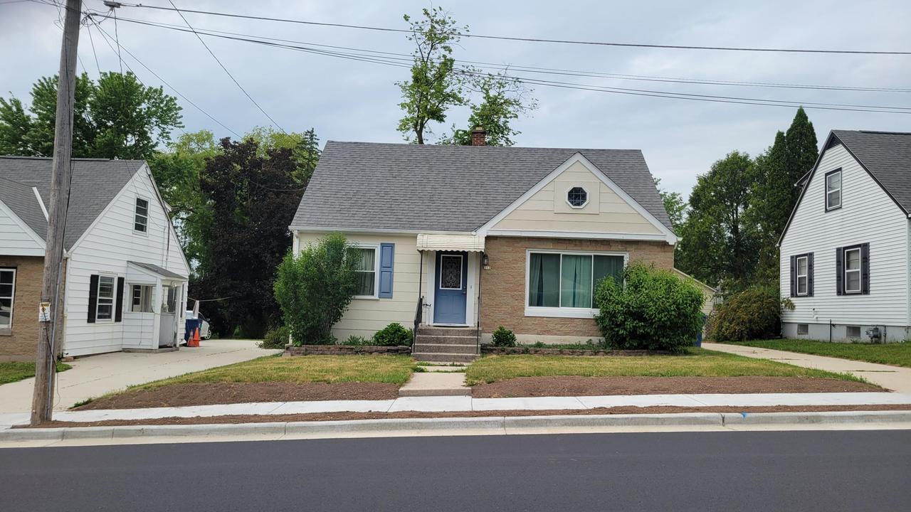312 Washington Ave, Fredonia, WI 53021