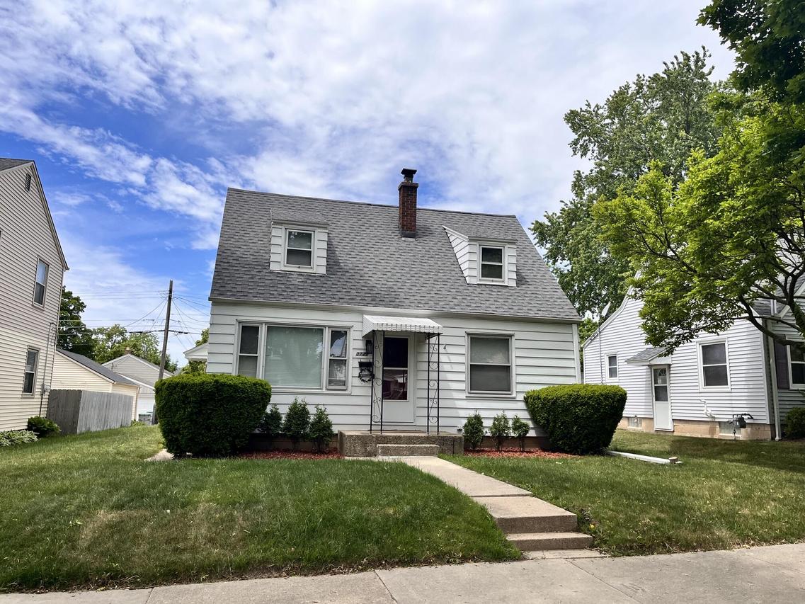 3721 N 98th St, Milwaukee, WI 53222