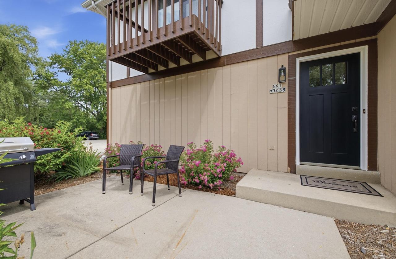 N91W7053 Evergreen Ct, Cedarburg, WI 53012