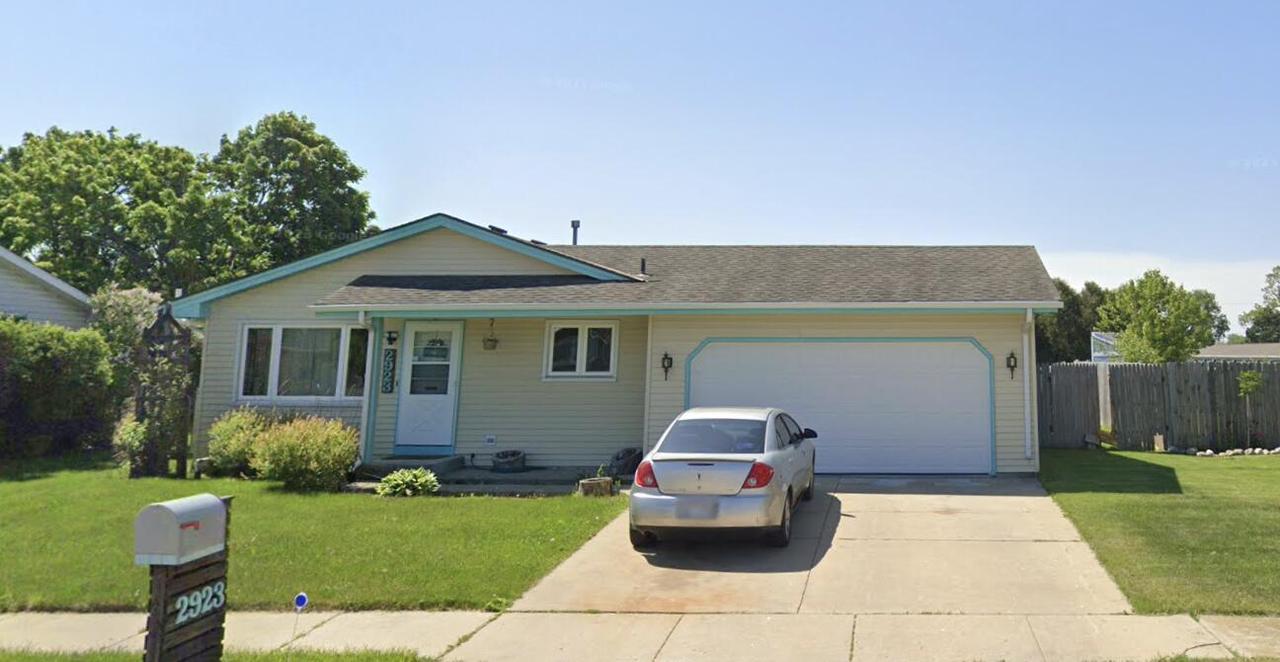 2923 Concord Dr, Racine, WI 53403