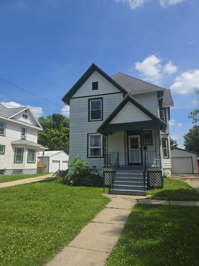 215 N Main St, Reeseville, WI 53579