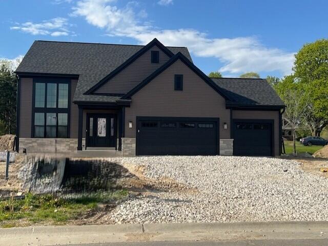 W251N2459 Valleyview Cir, Pewaukee, WI 53072