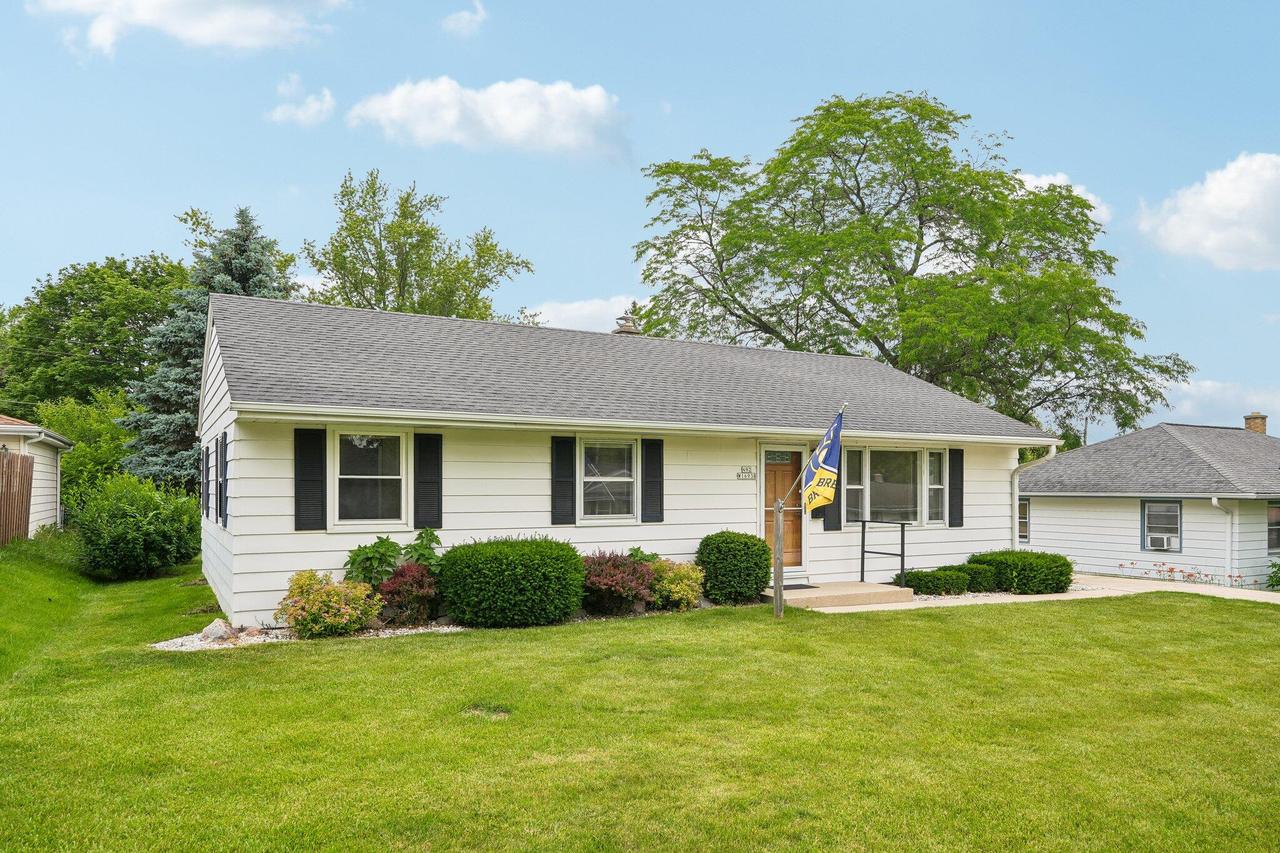 N92W16938 Roger Ave, Menomonee Falls, WI 53051