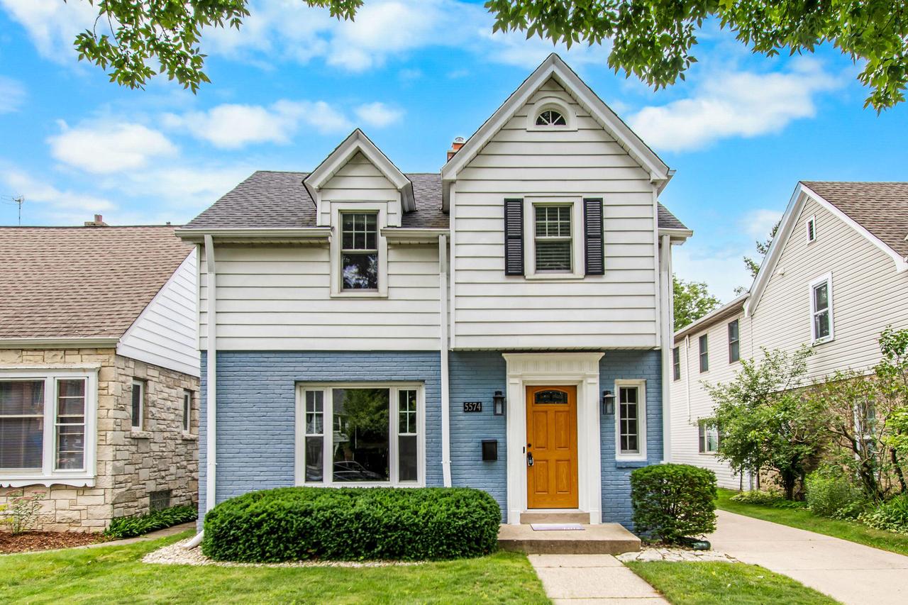 5574 N Kent Ave, Whitefish Bay, WI 53217