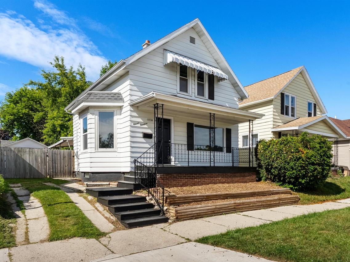 1114 Broadway Ave, Sheboygan, WI 53081