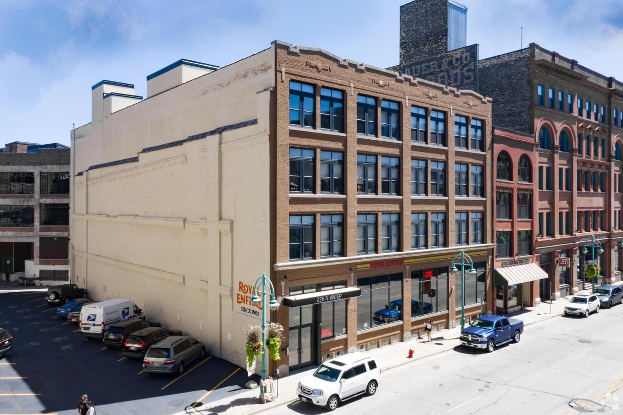 226 N Water St, Milwaukee, WI 53202
