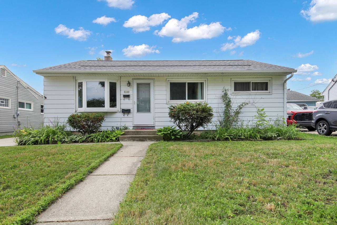 8149 W Kathryn Ave, Milwaukee, WI 53218